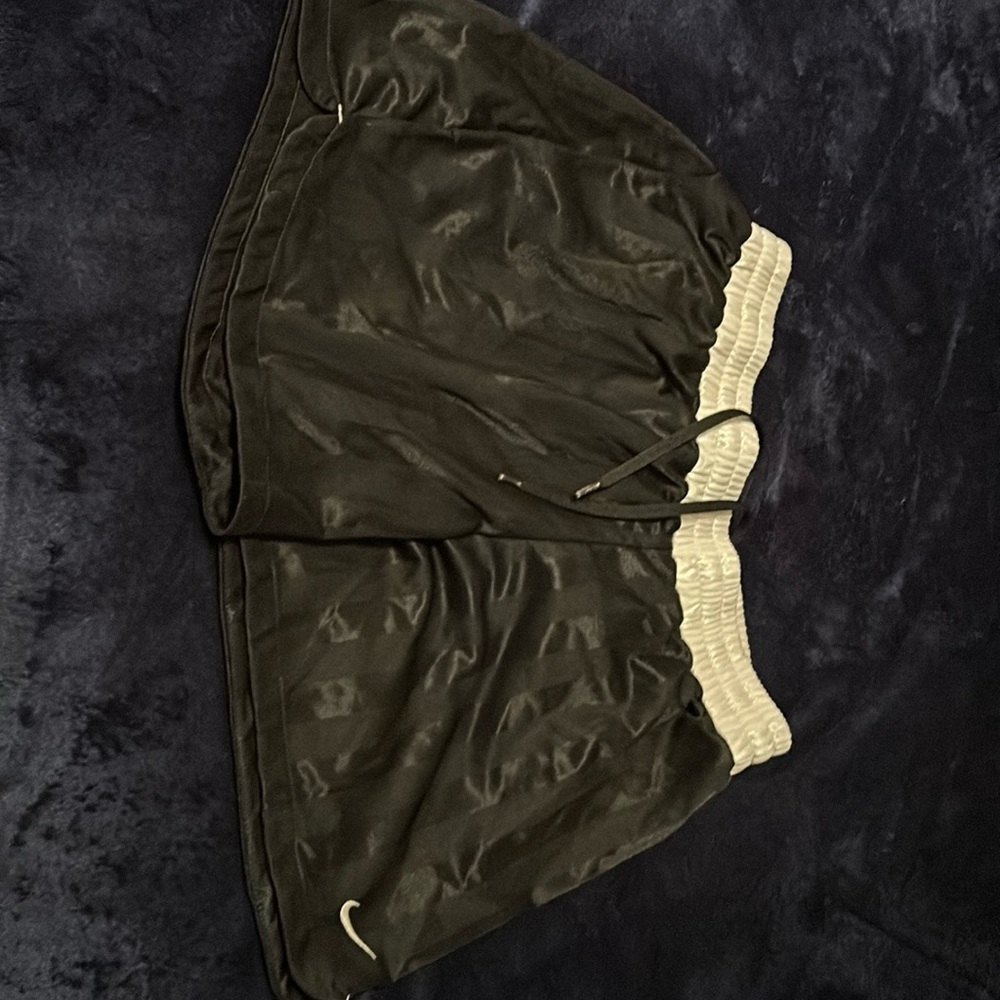 Nike Black Athletic Shorts Women’s Size Large